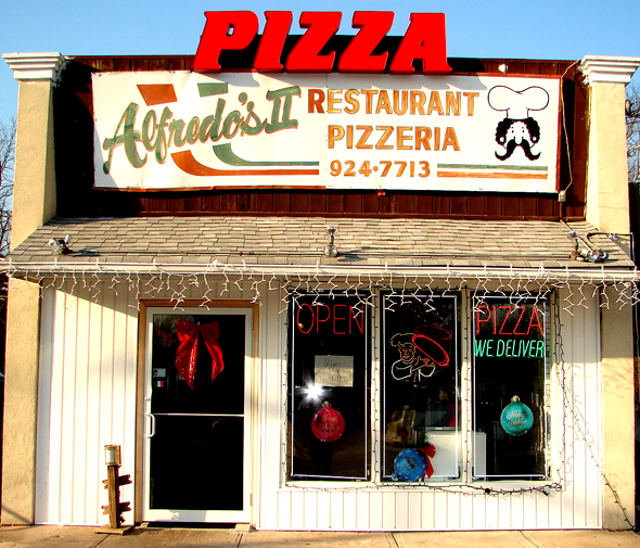 Alfredo's Pizzeria 1679 Middle Country Road Ridge, NY 11961 * 631.924